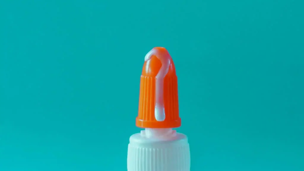 پاک کردن چسب از لباس